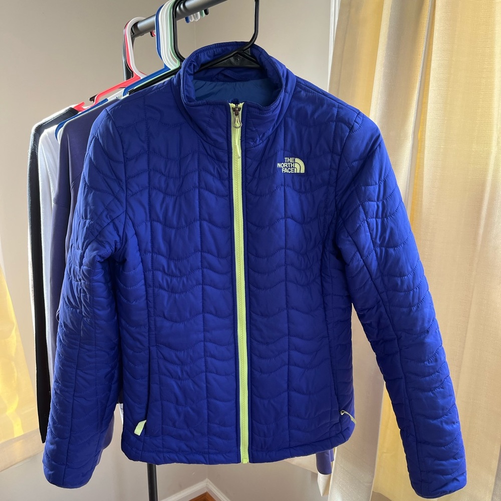 Women’s Quilted North Face jacket size small